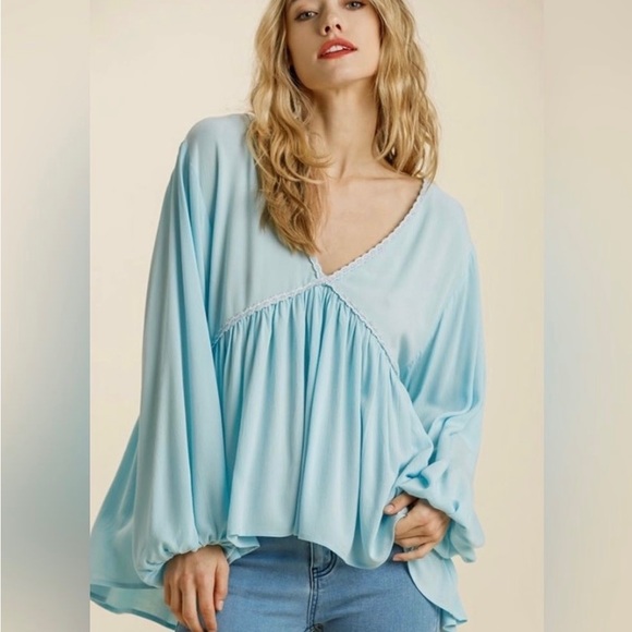 Umgee Deep V-Neck Red Balloon Sleeve Babydoll Top.  Size Small. - Picture 9 of 10